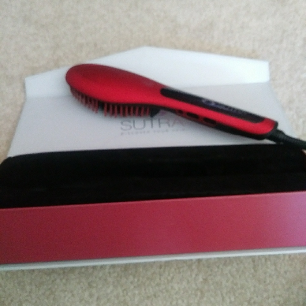 Sutra straightening brush